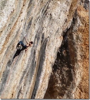 Patxi Usobiaga onsighting the first ascent of Variante Monocroma 