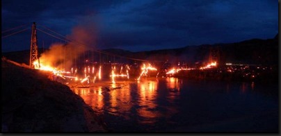 Dewey_Bridge_Fire_4-06-2008