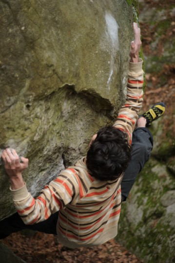 Paul Robinson on Tajine (8b) in Fontainebleau